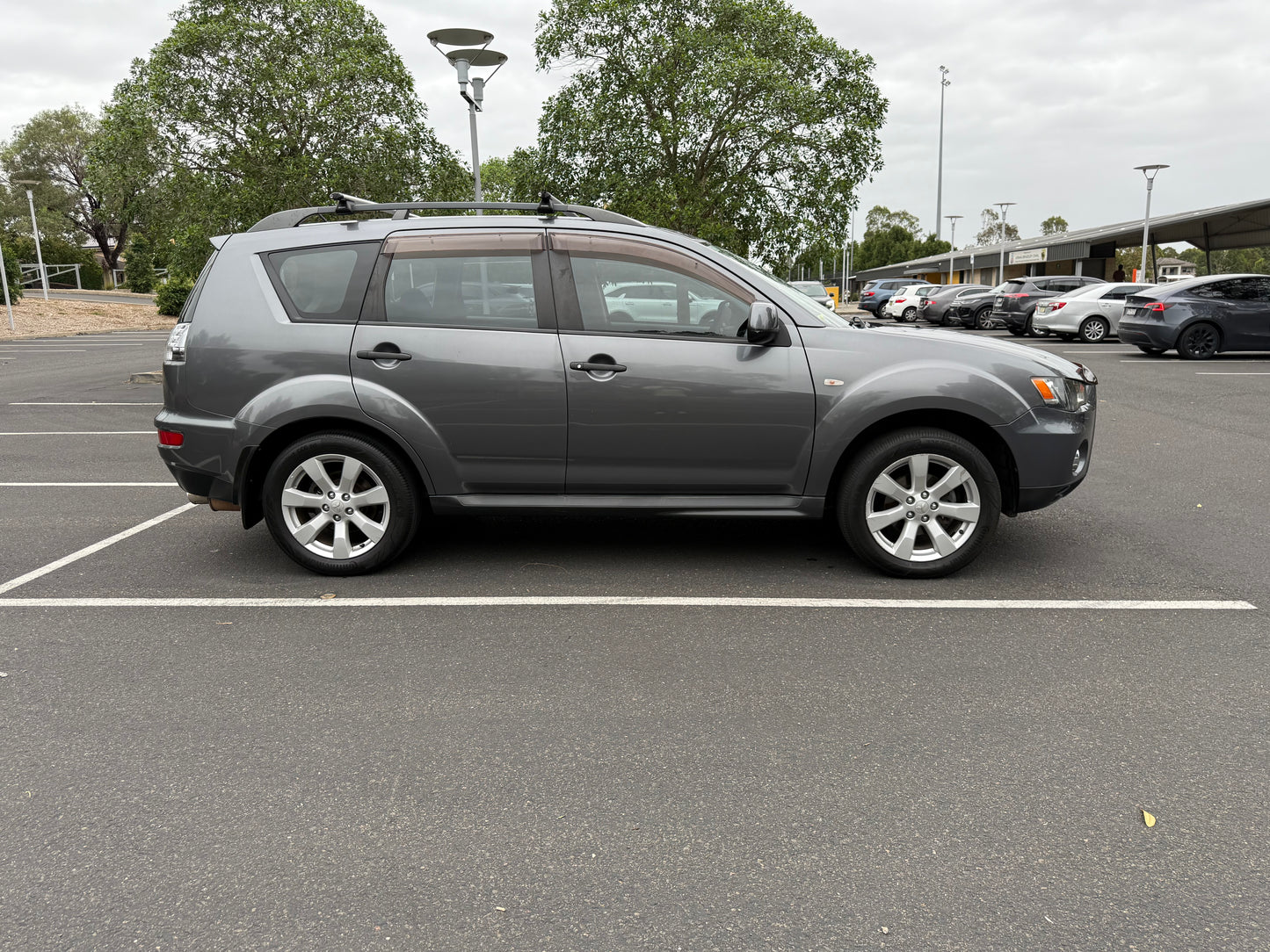 Mitsubishi Outlander 2011