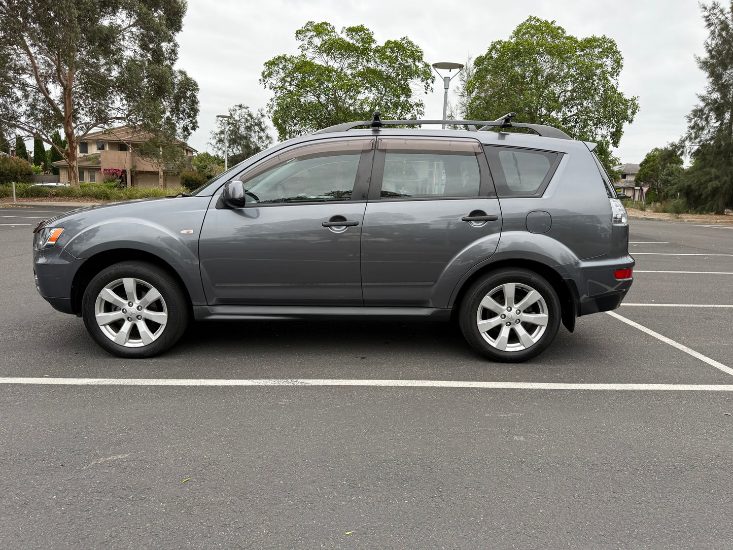 Mitsubishi Outlander 2011