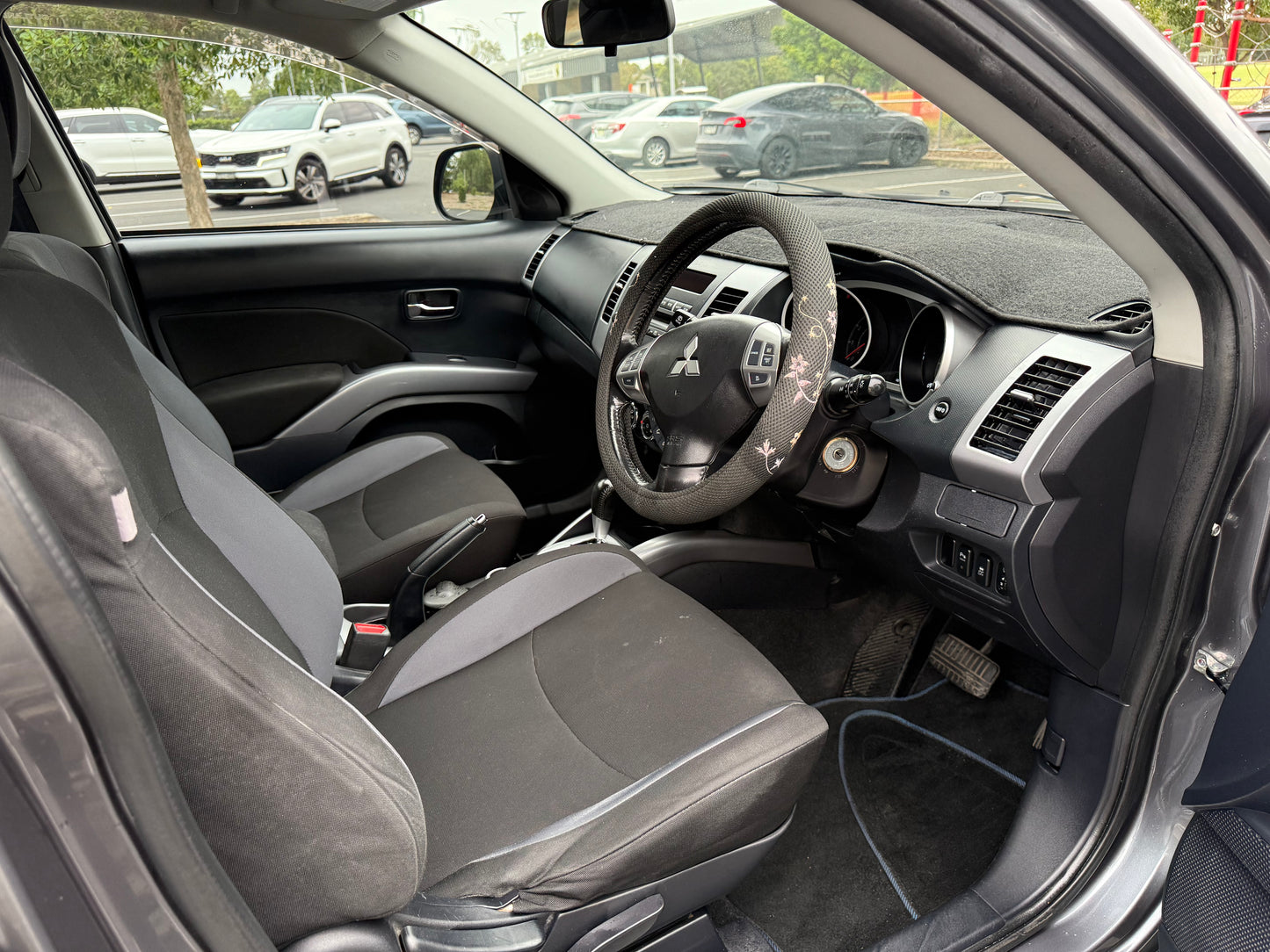 Mitsubishi Outlander 2011