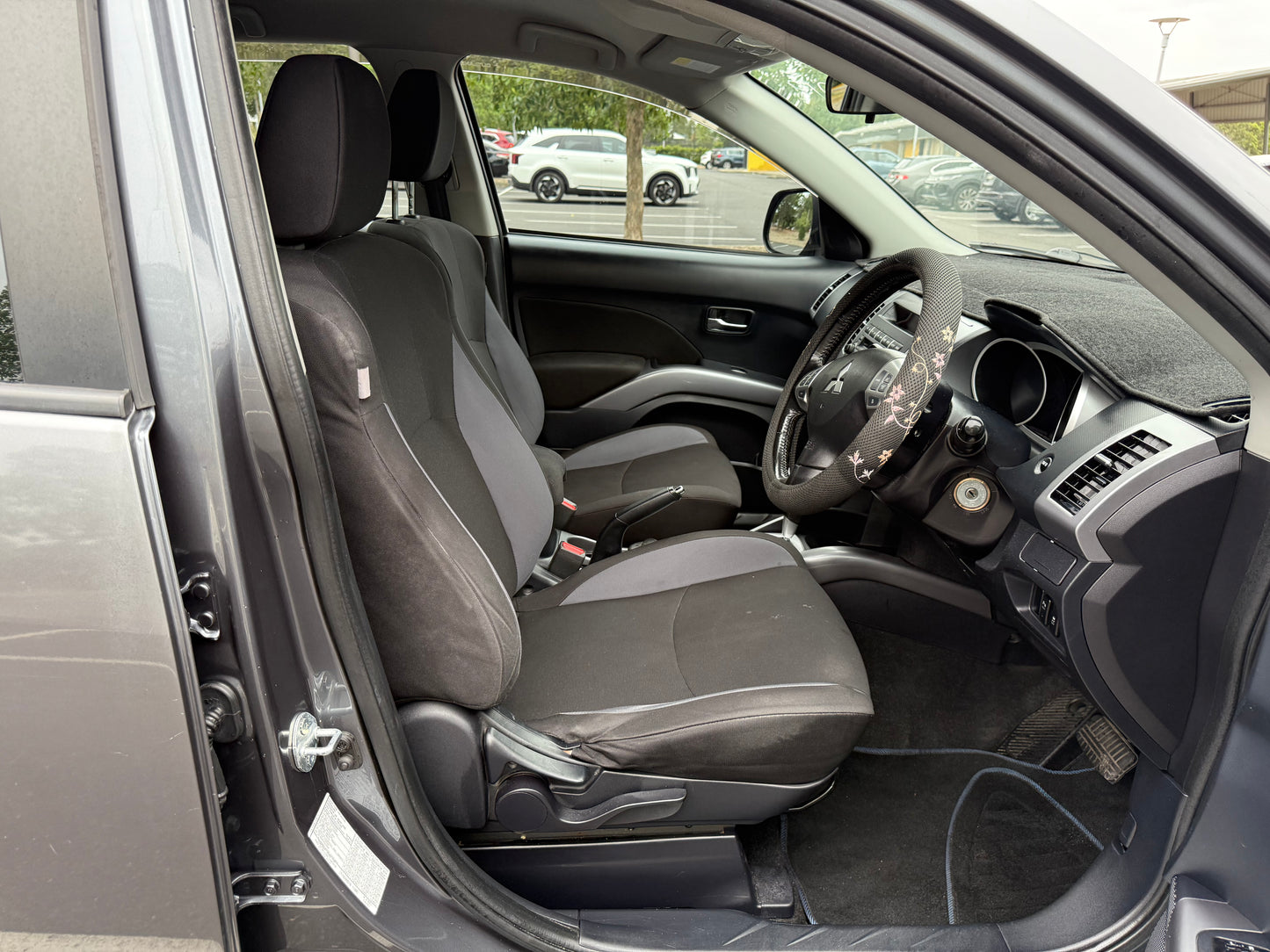 Mitsubishi Outlander 2011