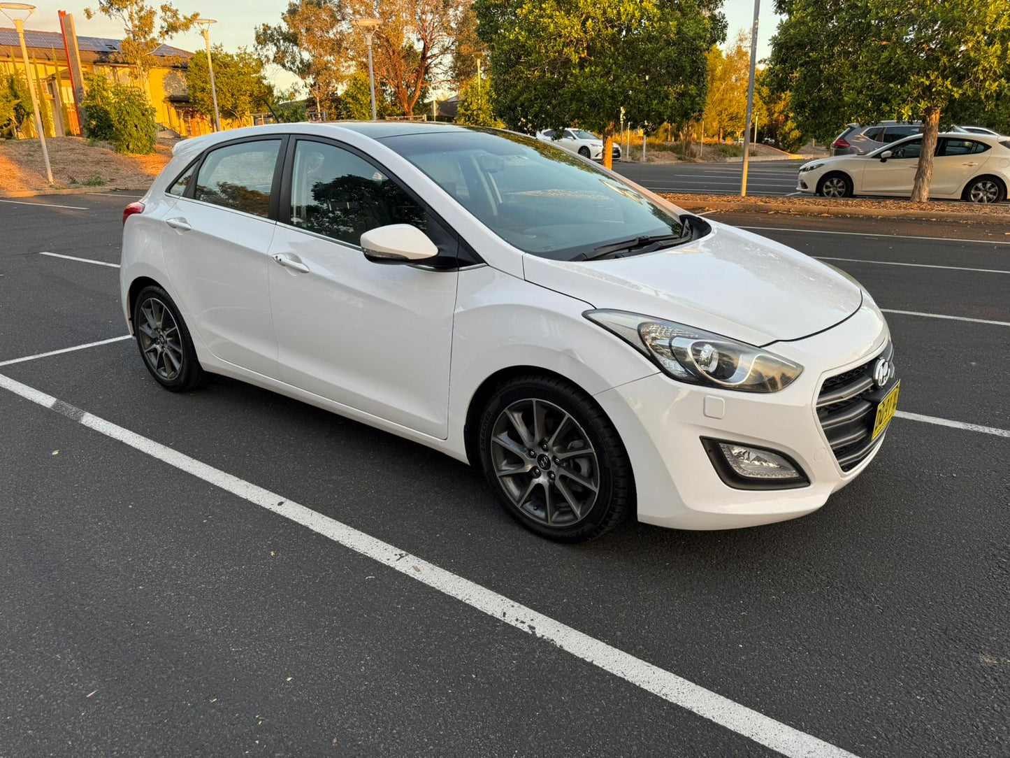 2015 Hyundai I3 Premium
